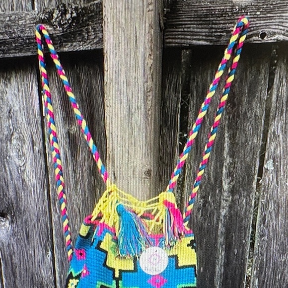 Wayuu Colorful Geometric Patterned backpack - Picture 3 of 6